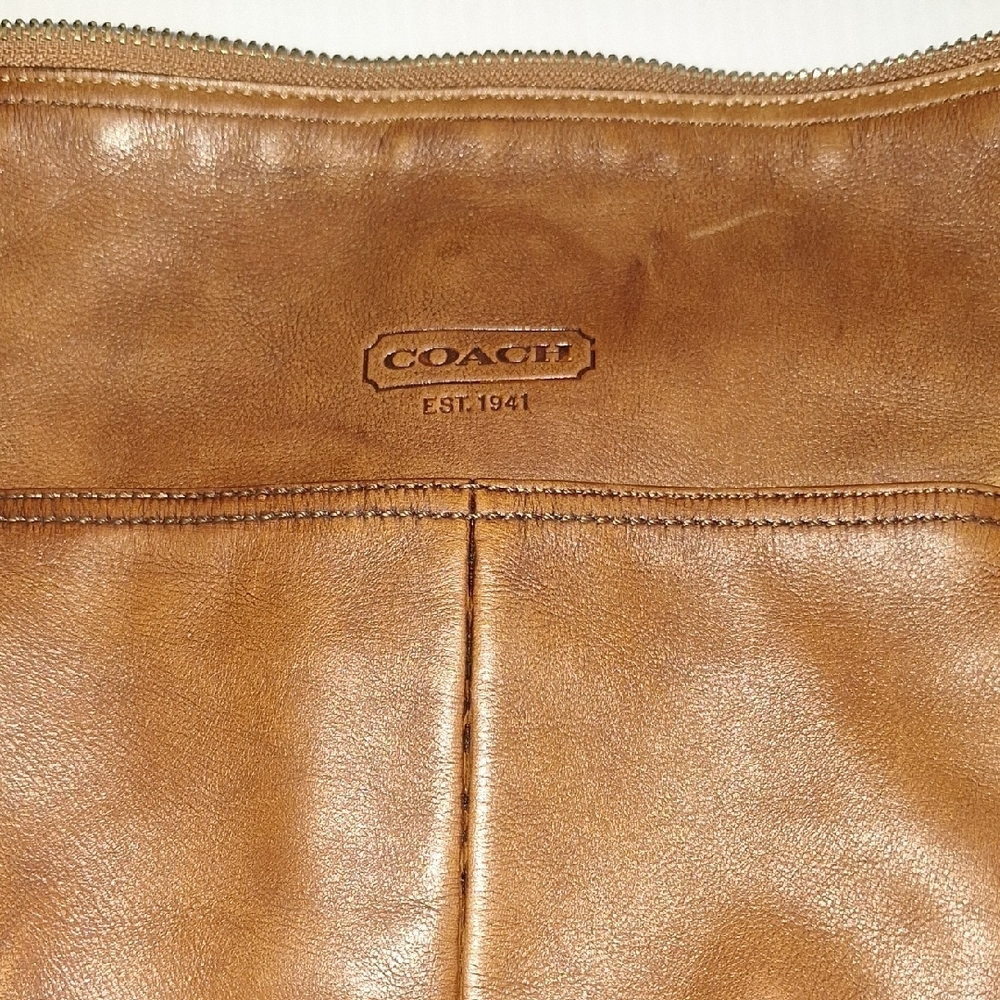 COACH (Vintage) Madison Hobo Bag in Tan. - Picture 5 of 15